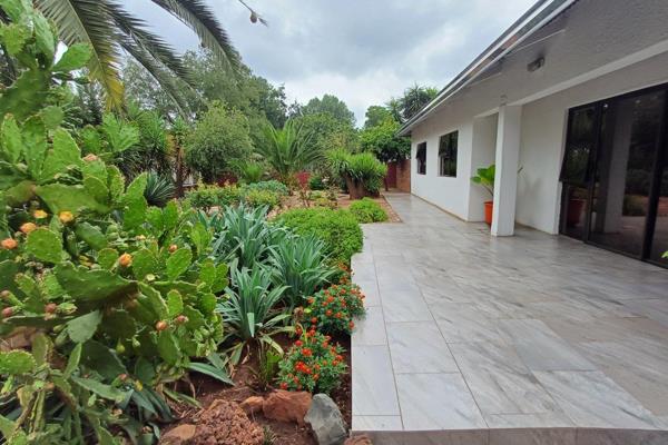 This Property Offers 3 Bedrooms, Livingroom, Diningroom. Near Town, Schools And Vaal Mall.