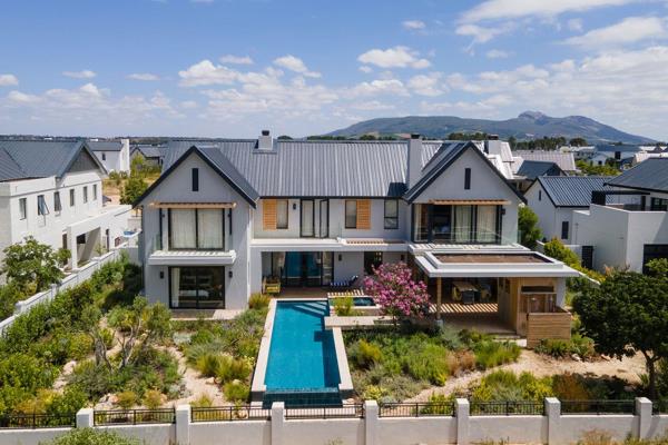 Dual Mandate.

Nestled in the prestigious La Vue community of Val de Vie Estate, this new and remarkable five-bedroom residence ...