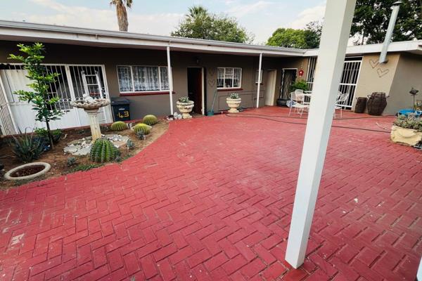 This property is located in the heart of Bronkhorstspruit, Erasmus. 

Step into this warm and welcoming home as you enter the is an ...