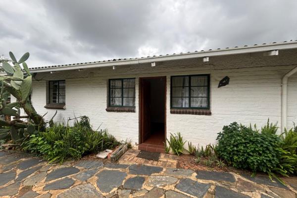 This delightful 1-bedroom cottage offers the perfect blend of comfort and convenience. Featuring a cozy bedroom, a functional living ...