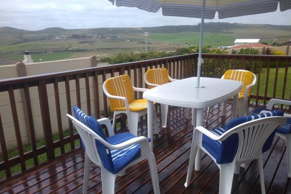 Located between Littlebrak and Greatbrak River, this quiet and safe town (Reebok) is a short drive from Hartenbos, Mosselbay, George ...