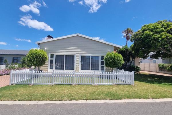 Fully Furnished 4-Bedroom Home in Central Hartenbos 

Available from 15 January to 30 November 2027.

Enjoy relaxed coastal living in ...
