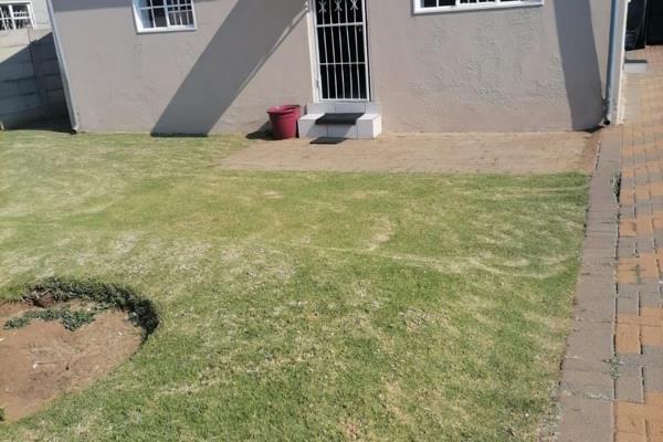 House for Rent 
Eldorado Park Ext.2(klein2)
2 beds
lounge
kitchen ...