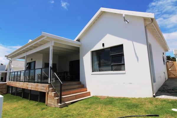 Cozy Family Retreat in a Secure Gated Estate

Available 1 - 27 December '2026 (and for rental in 2027 at a monthly rate)

Discover ...