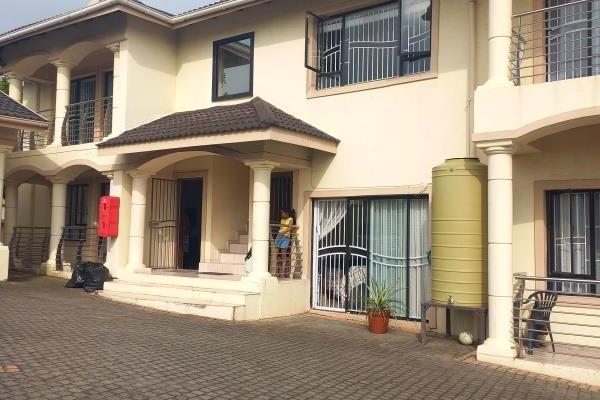 SOLE MANDATE
A stunning free flowing spacious lock up and go ground floor  unit in the heart of Umhlatuzana a safe and secure, peaceful ...