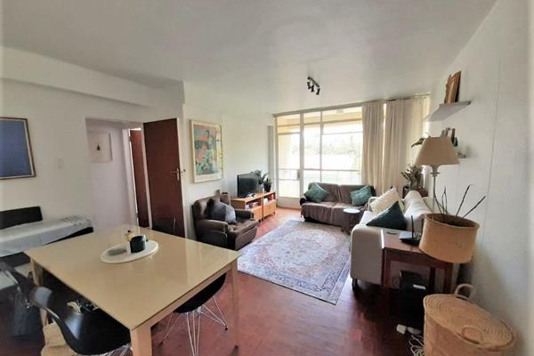 Lovely unfurnished 2-bedroom. Long-term. 
Fibre Wi-Fi ready. 3 minutes’ drive to UCT. ...