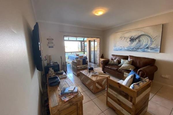 Modern 3-Bedroom Apartment in Langebaan Country Estate

This fully furnished 3-bedroom ...