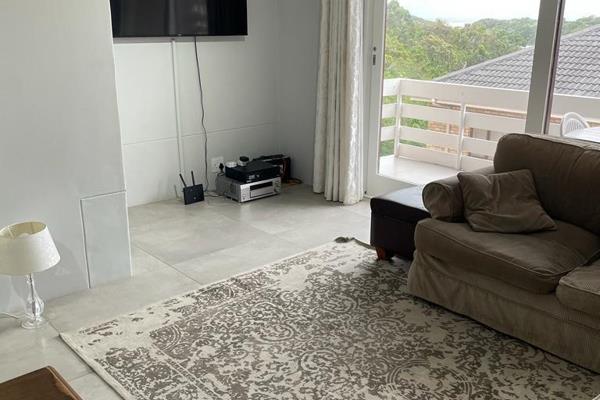 Modern fully furnished 2 bedroom townhouse in Hillside, Beacon Bay

Modern newly ...