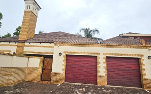 2 Bedroom Townhouse for sale in Highveld