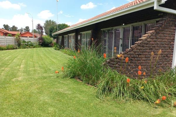 Home is located on a well sized stand. Kitchen leads out into the entertainment lapa with a built-in braai. All bedrooms face ...