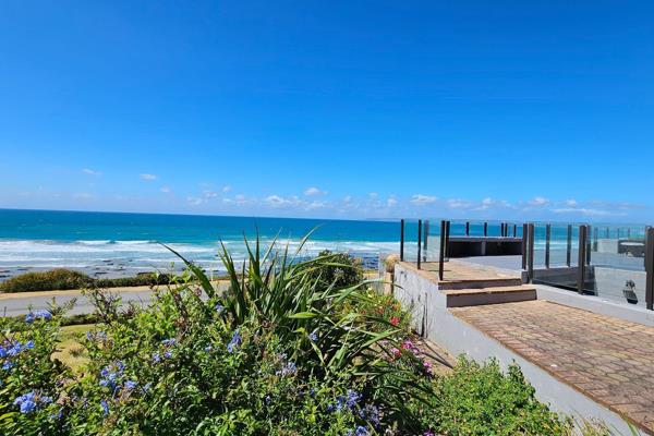 ** DUAL MANDATE **

Prime Location on The Beach!

The Property is located in one of the most popular holiday destinations in the Garden ...