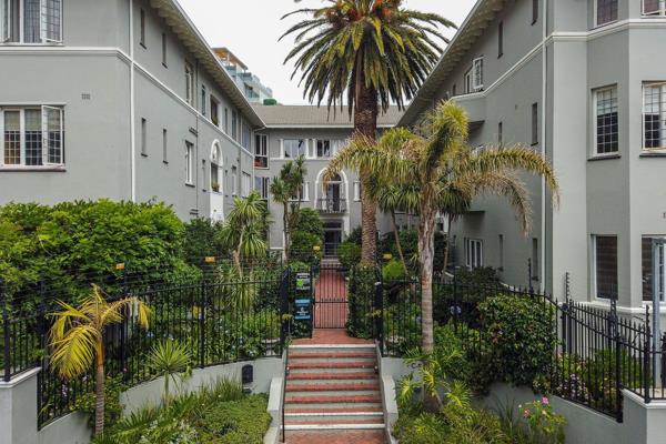 2 Bedrooms unfurnished apartment set in lush beautiful gardens, in smaller block. Great location quiet and peaceful. Short walk to ...