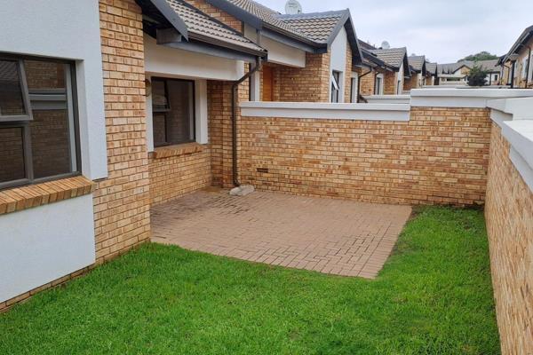 2 Bedroom, 2 bathroom unit with carport and open bay parking with huge back garden.  Conveniently located in Beyerspark close to main ...