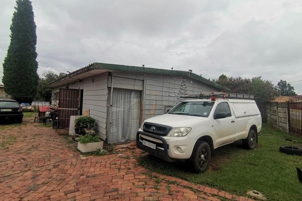 Property outside:
Driveway layout with bricks
Safe and Secure property has precast ...