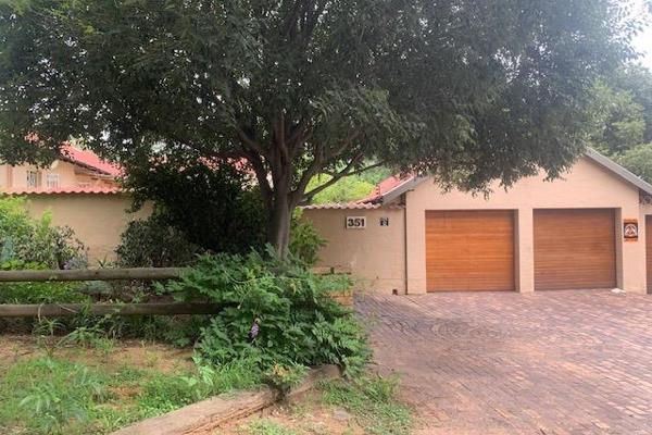 Great family home in Long Avenue Ferndale to rent
Easy access to Malibongwe Street - many amenities in the area and easy access to ...