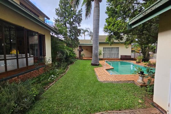 Situated in the heart of Magalieskruin, a beautiful residential area that has easy ...