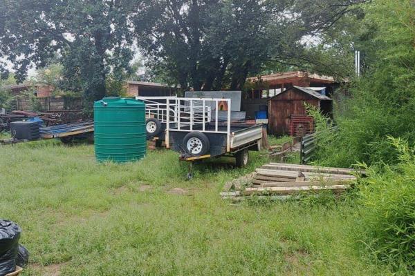 This stand is in the most affluent area of Vanderbijlpark! It is large enough for 2 houses and any investor&#39;s dream! Make this ...