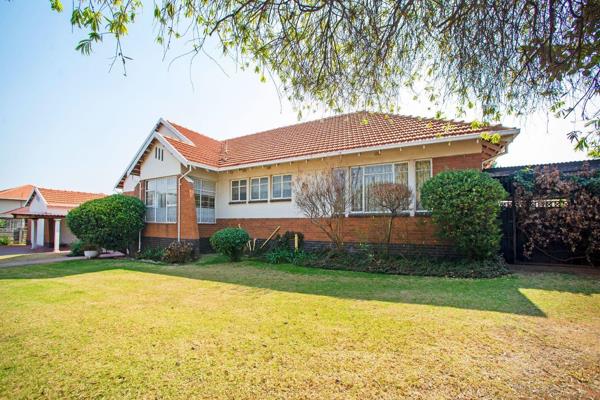 Discover this charming and well-maintained 3-bedroom home, perfectly located in the peaceful suburb of Creston Hill, Germiston. Ideal ...