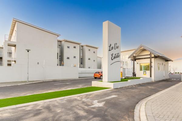 Proudly presenting this 1-Bedroom Apartment in La Vie Security Complex, Paarl

Looking ...