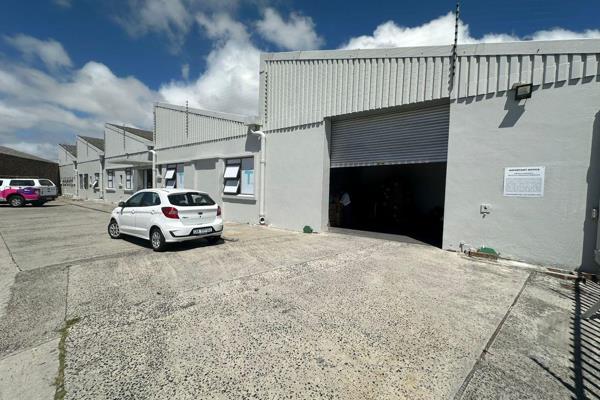 This well-located warehouse on Hillstar Road in Ottery offers a practical and efficient ...