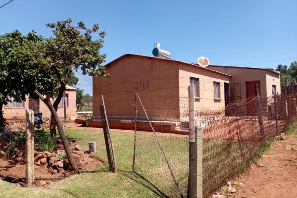 Unlock Endless Possibilities in Lehae!

This charming 1-bedroom house offers:

- ...