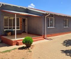 House for sale in Uitsig