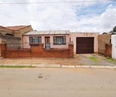 House for sale in Zola