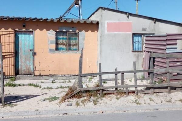 Discover this delightful 2-bedroom house nestled in the vibrant community of Kuyasa, Khayelitsha. Perfectly suited for first-time ...