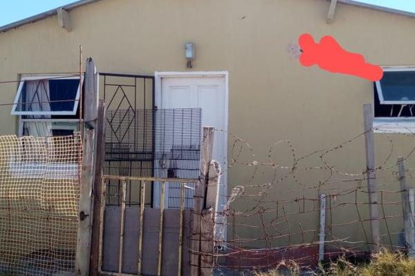 Discover this delightful 2-bedroom home nestled in the vibrant community of Kuyasa, Khayelitsha. Perfect for first-time buyers or those ...