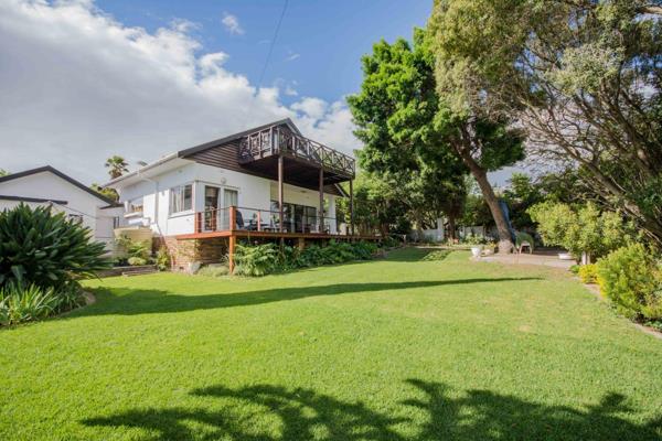 Within walking distance to De Hoop Primary School, this wonderful, solid family home ...