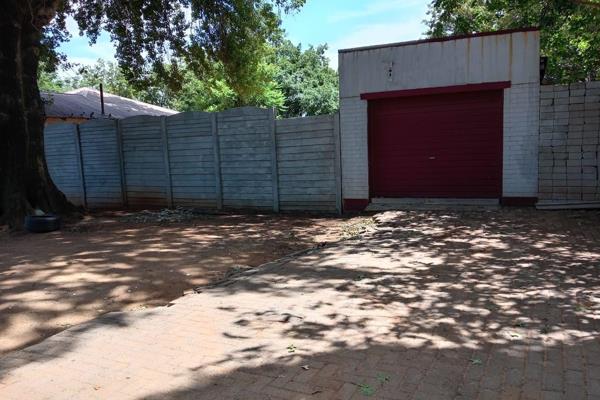 Double land space good for demolishing and development.  In the heart of Kempton Park there is a double stand house good for ...