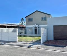 House for sale in Strandfontein