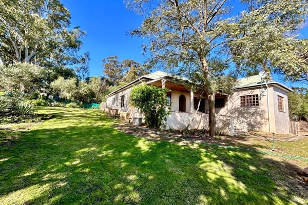 Welcome to this charming 4-bedroom house on a beautiful farm just outside Paarl! Perfect for families, this well-maintained home ...