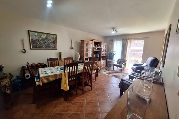 Beautifully kept 2-bedroom ground floor apartment with lock up garage and private garden for sale in sought after Rietfontein.
This ...