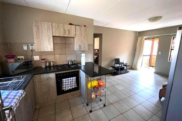 !!Calling all Investors!!
HOT PROPERTY
R695K selling
R11k Rental Income 

2 Bedroom apartment in Oxford Heights

Featuring:
2 ...