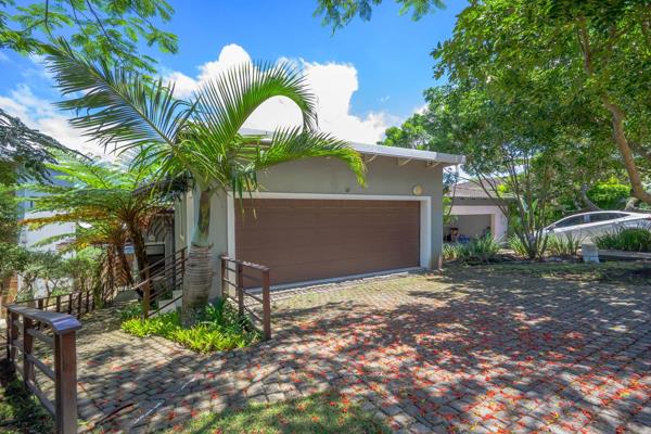 This stand alone, pet friendly, four-bedroom residence is situated within the popular Palm Lakes Family Estate. 
Upon entering, one is ...