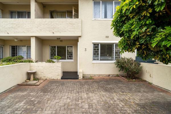 Discover the perfect blend of comfort and convenience in this inviting two-bedroom, one-bathroom ground floor apartment nestled in Diep ...