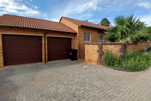 Move in and Live
Pets Welcome
24hr Security
Double Garage
Lovely wrap around ...