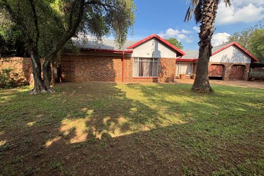 4 Bedroom House for sale in Vanderbijlpark SW 2