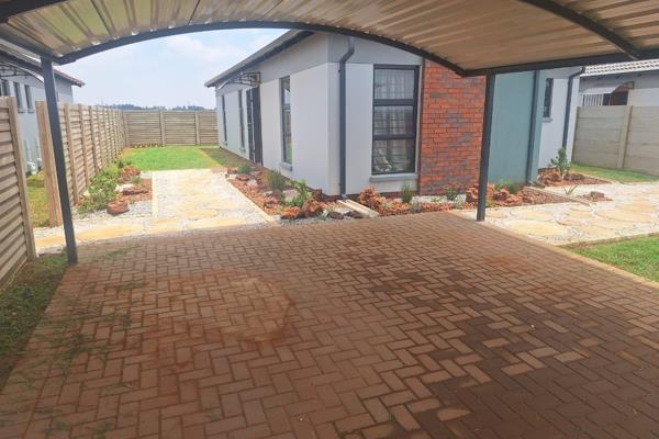 Ideal home for large and extended families, located in the heart of SOWETO New ...