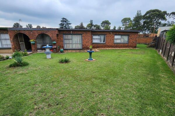 This lovely property situated in the quiet neighborhood of Strubenvale.
This property has ample space in backyard and well ...