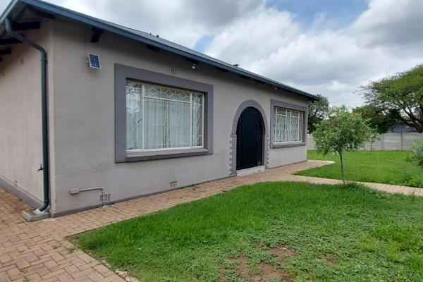 If it&#39;s space you are looking for, look no further!

Located in in the heart of Northmead this large family home boasts with ample ...