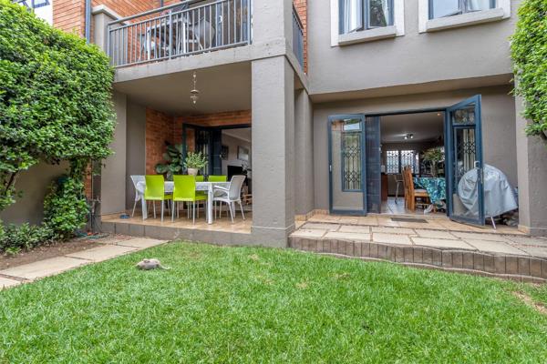 Fall in love with this duplex townhouse. 
Secure living in a sought after complex, offers 2 spacious bedrooms, 2 bathrooms en suite and ...