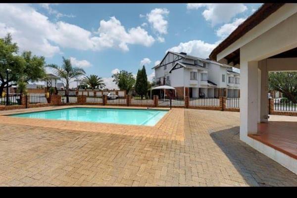 Stylish Unit in a Prime Location – Beyers Park, Boksburg

Nestled in the sought-after, upmarket neighborhood of Beyers Park, this ...