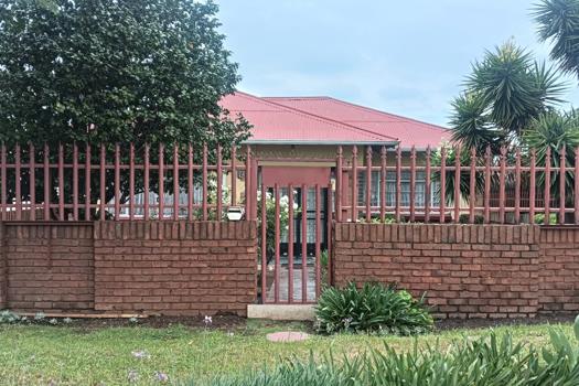 2 Bedroom House for sale in Alberton North