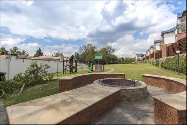 Spacious fully furnished and serviced 3-bedroom / 2 bathroom apartment in Kyalami Hills, a modern upmarket security complex close to ...