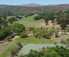 Farm for sale in Waterglen AH