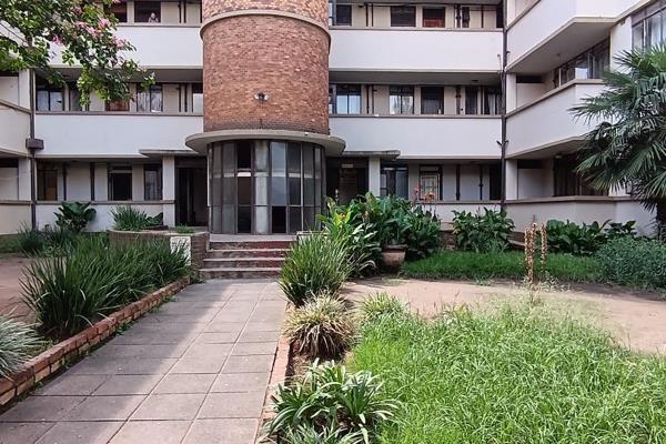 Two bedroom unit for sale in Germiston Central. The main bedroom is big and has built-in wardrobe. Kitchen with built-in cupboards and ...