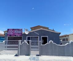 House for sale in Mandela Park