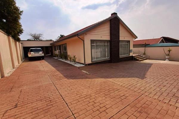 This beautiful family home is priced at R1 600 000, with the seller open to negotiation. This property offers 4 spacious bedrooms and 2 ...